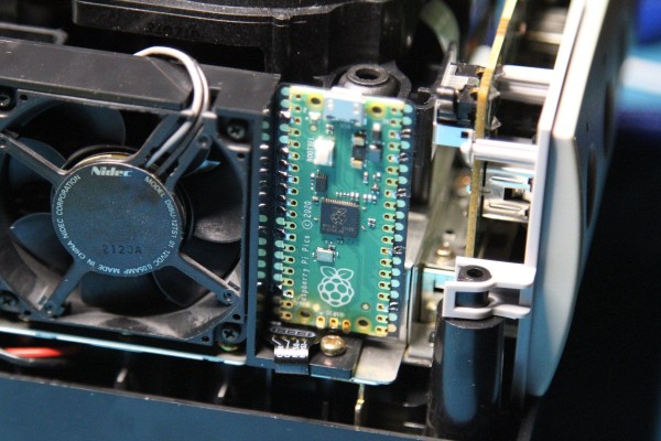 nintendo-gamecube-mit-picoboot-und-sd2sp2-adapter (1).jpeg