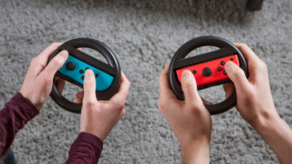 16.9_1920x1080_ProductOverviewImage_Switch_JoyConWheelPair_Lifestyle_enGB_v1_100q.jpg