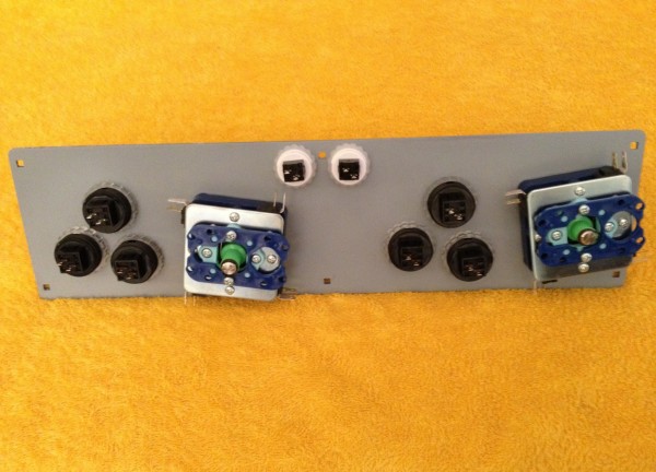 Mit de neue sticks ischs eng worde. Mit chli fiele aber sogar uf d'original plate chönne montiere (entroschtet und neu grundiert).