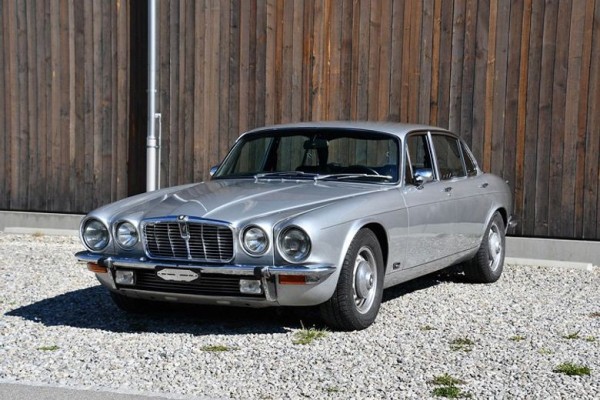 XJ12.jpg