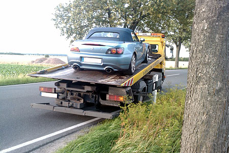 S2000 auf Abschlepper.jpg